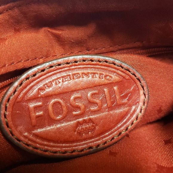 EUC Fossil Maddox Mini Red Pebbled Leather Crossbody - Picture 6 of 16